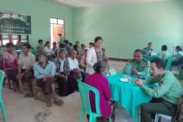 အနောက်ပိုင်းတိုင်းစစ်ဌာနချုပ်ဝန်းကျင်က ကျေးရွာတွေ မီးရှို့သတ်ဖြတ်ခံနေရ