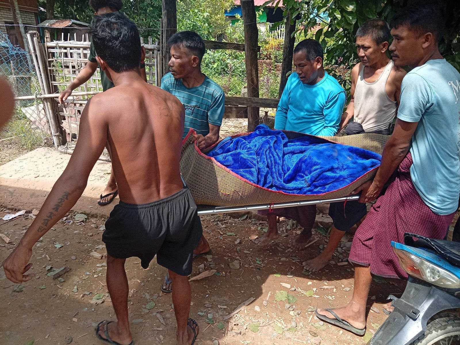 အရပ်သားပစ်မှတ်များတိုက်ခိုက်ခြင်းကို သိမ်းငှက်မင်း စစ်ဆင်ရေးဟု စစ်လော်ဘီတွေ ဝါဒဖြန့်နေ